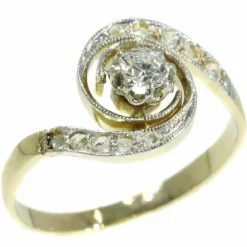 Bague de fiançailles en diamant