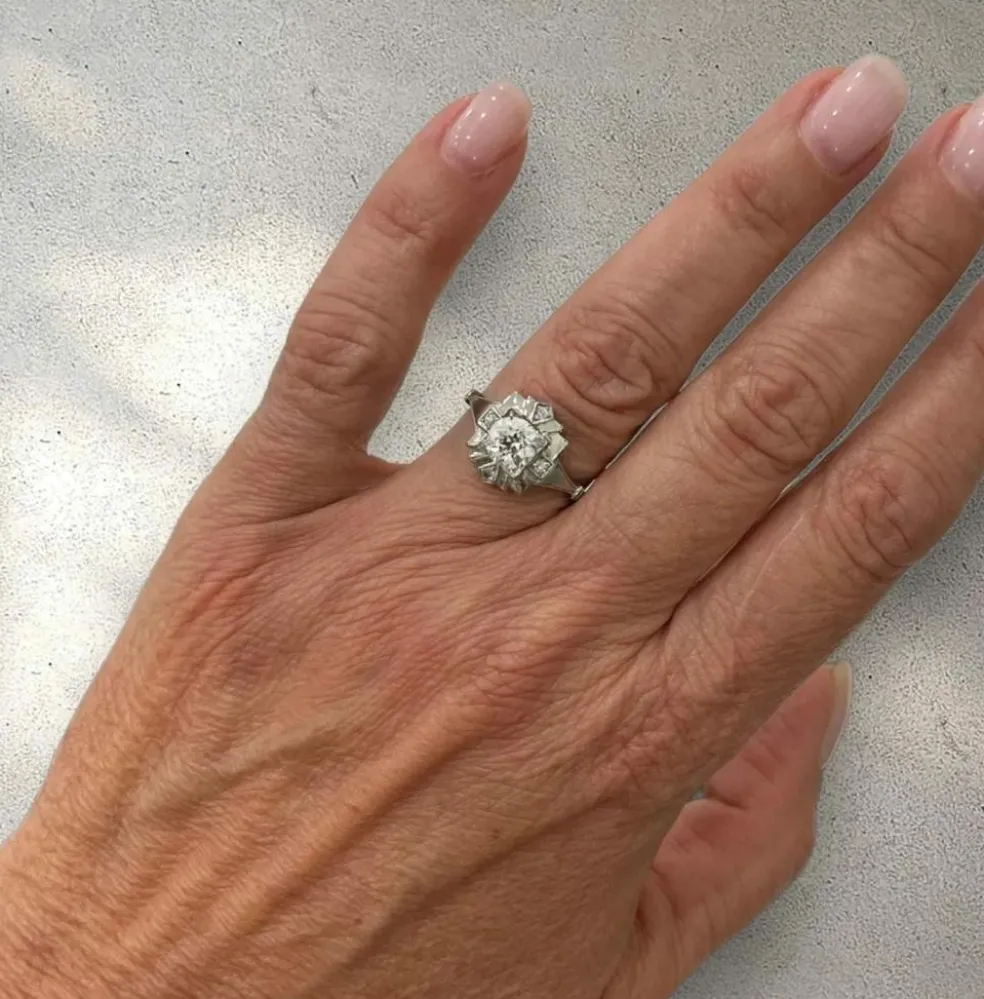 Bague de fiançailles en filigrane avec plaque de diamant Art Déco
