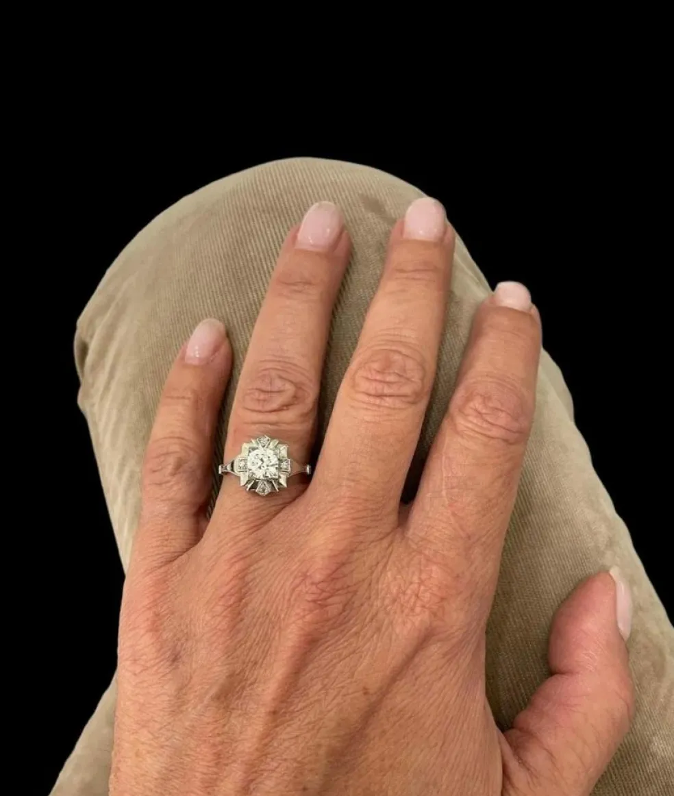 Bague de fiançailles en filigrane avec plaque de diamant Art Déco