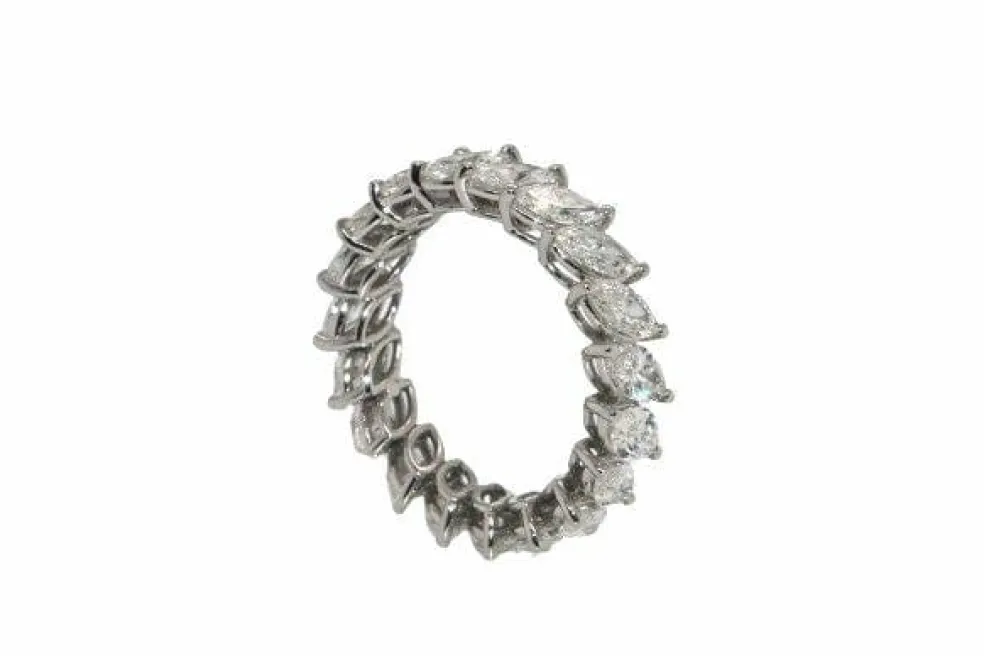 Bague De Fiançailles En Or Blanc Ornée De Diamants