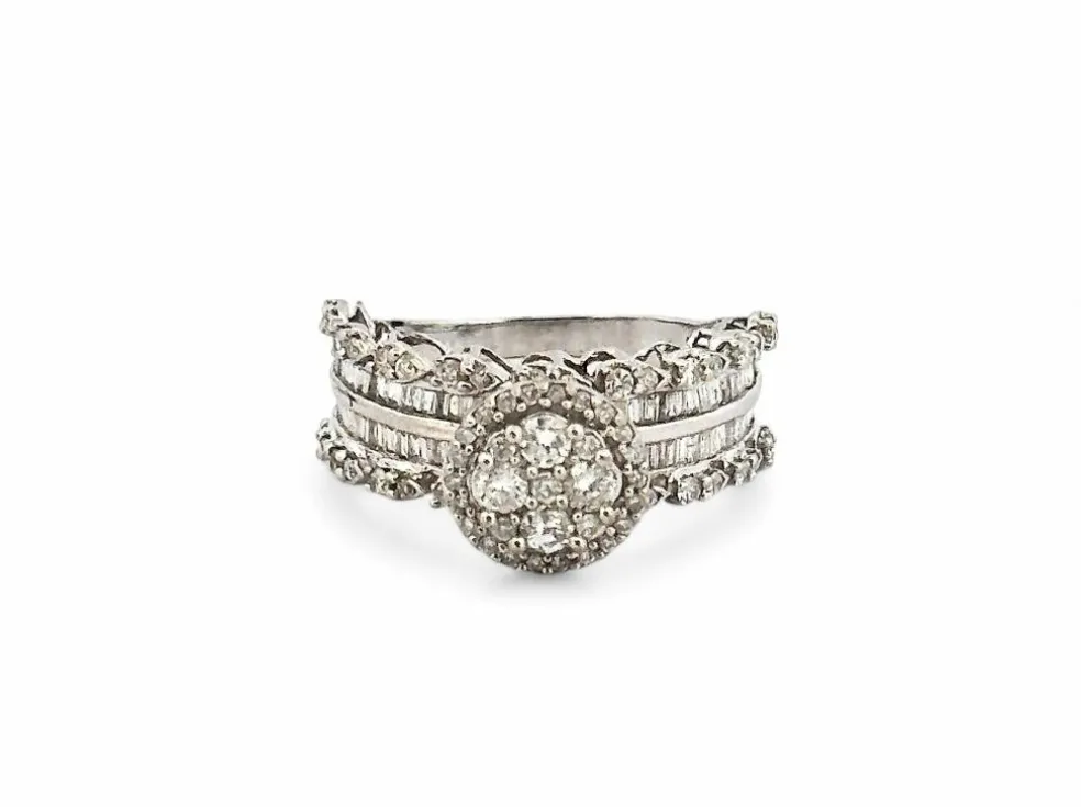 Bague de fiançailles en or blanc et diamants
