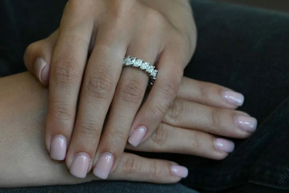 Bague De Fiançailles En Or Blanc Ornée De Diamants