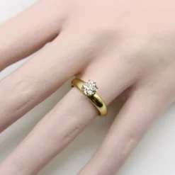Bague de fiançailles en or