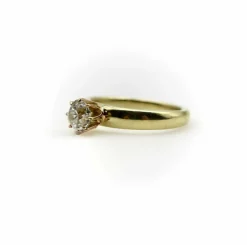 Bague de fiançailles en or