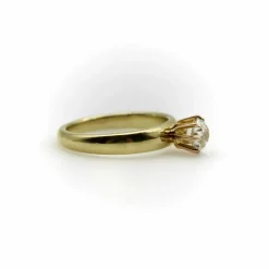Bague de fiançailles en or