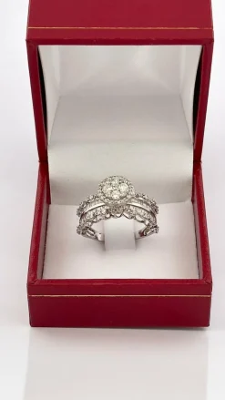 Bague de fiançailles en or blanc et diamants