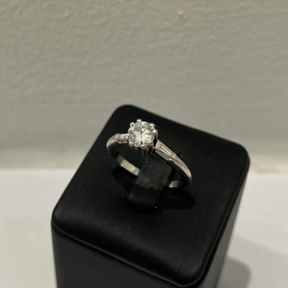 Bague de fiançailles or blanc diamant