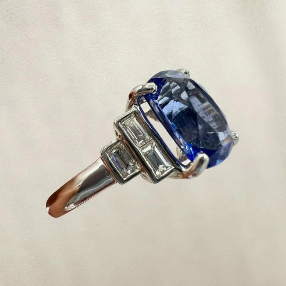 Bague de Fiançailles Saphir, diamants" Baguette" & or blanc