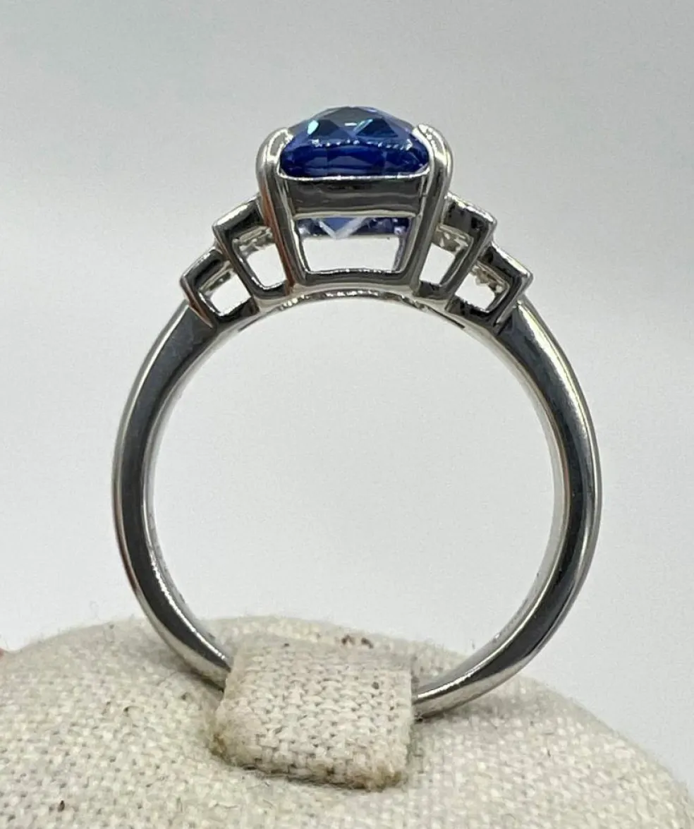 Bague de Fiançailles Saphir, diamants" Baguette" & or blanc