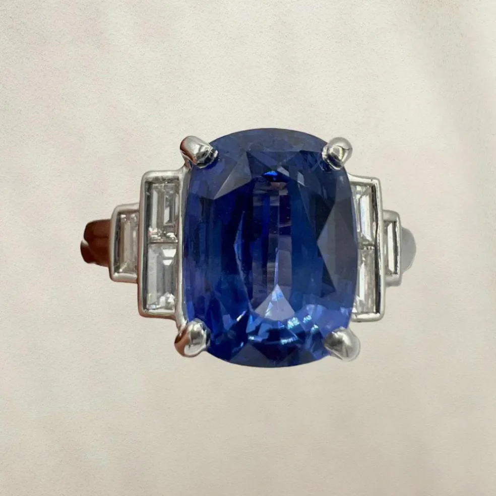 Bague de Fiançailles Saphir, diamants" Baguette" & or blanc