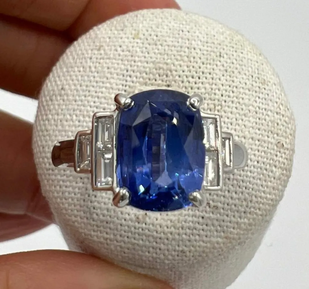 Bague de Fiançailles Saphir, diamants" Baguette" & or blanc