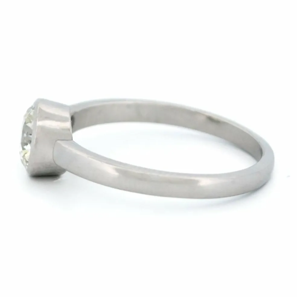 Bague de fiançailles solitaire diamant platine