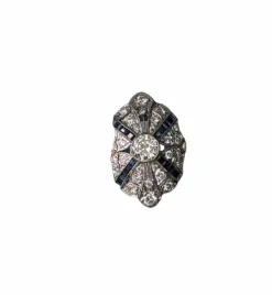 Bague de style Art Déco en platine avec diamants et saphirs