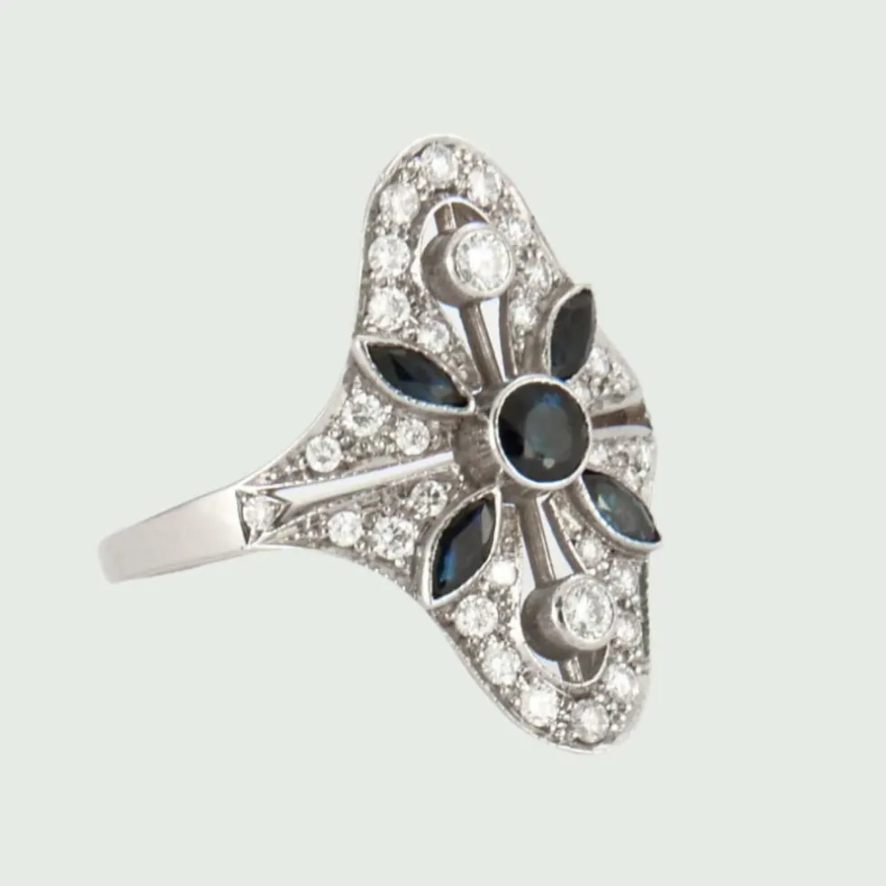 Bague de style Art déco en or 18 carats avec diamants et saphirs