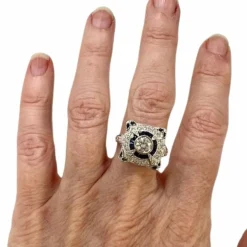 Bague de style Art déco en platine, diamants, saphirs