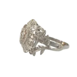 Bague de style Art Déco en or blanc avec diamants