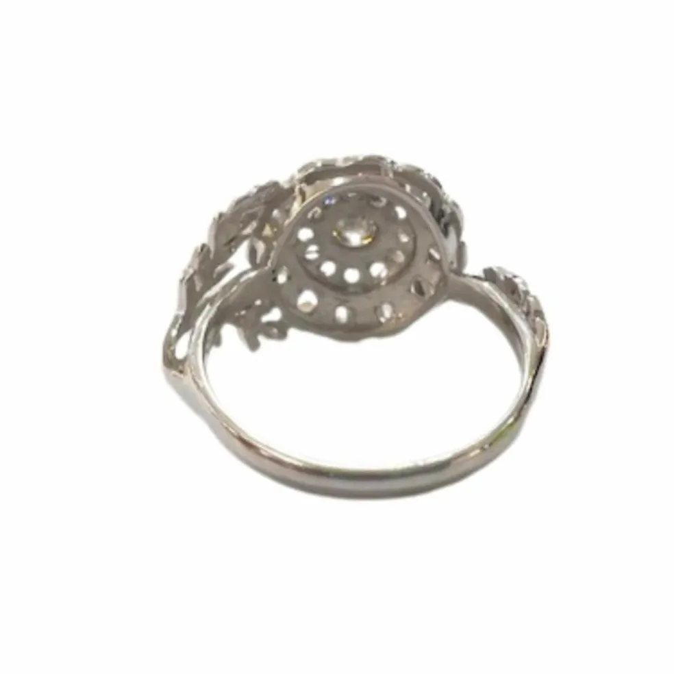 Bague de style Art Déco en or blanc avec diamants