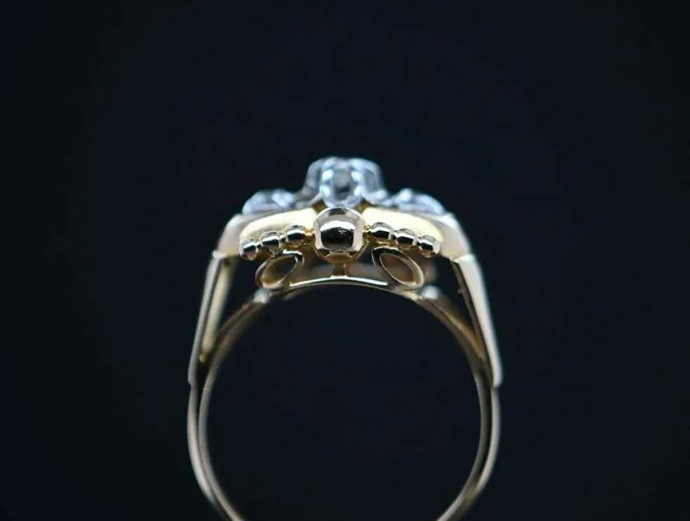 Bague de style Art Déco en Or Jaune 18 Carats avec Trois Diamants de 0,7 Carat