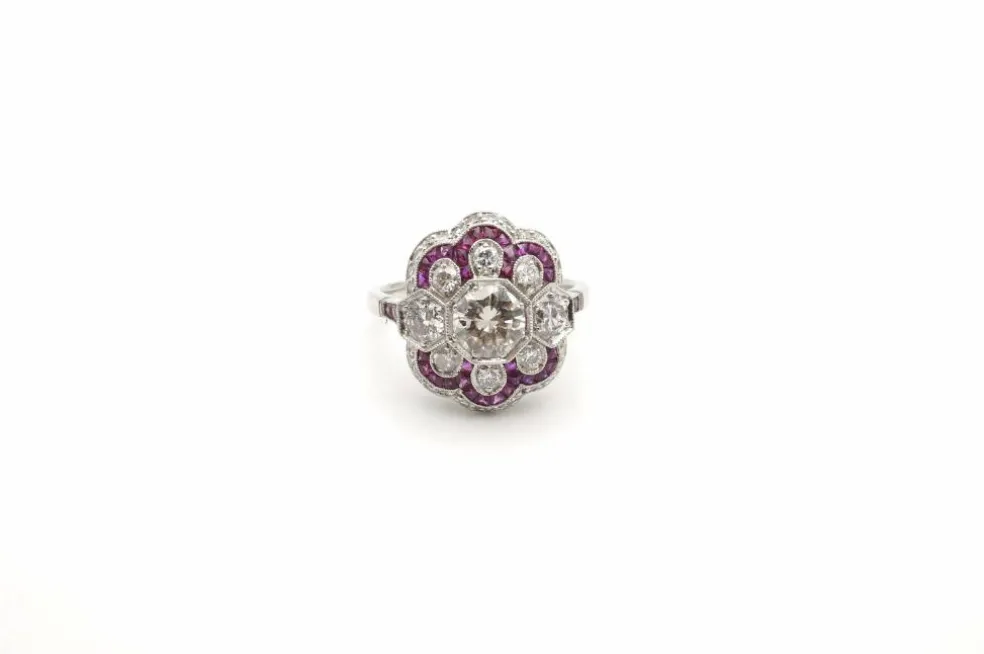Bague de style Art Déco Platine Rubis Diamants