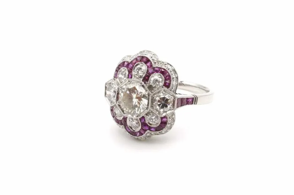 Bague de style Art Déco Platine Rubis Diamants