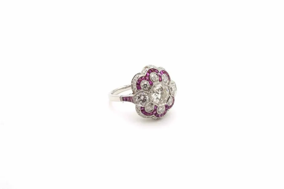 Bague de style Art Déco Platine Rubis Diamants