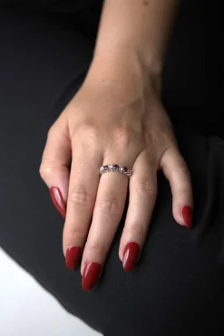 Bague demi alliance Or blanc Rubis
