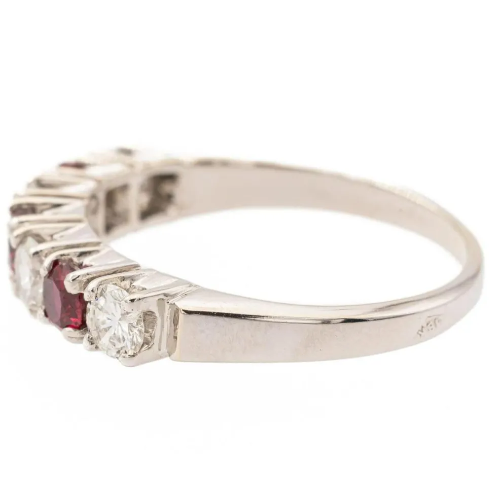 Bague demi alliance Or blanc Rubis