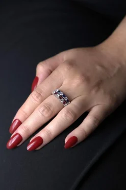 Bague demi alliance Or blanc Rubis