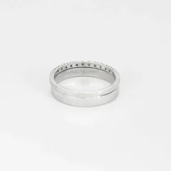 Bague demi-alliance en or blanc et diamants