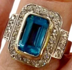 Bague design Art Déco contemporain avec diamants et topaze