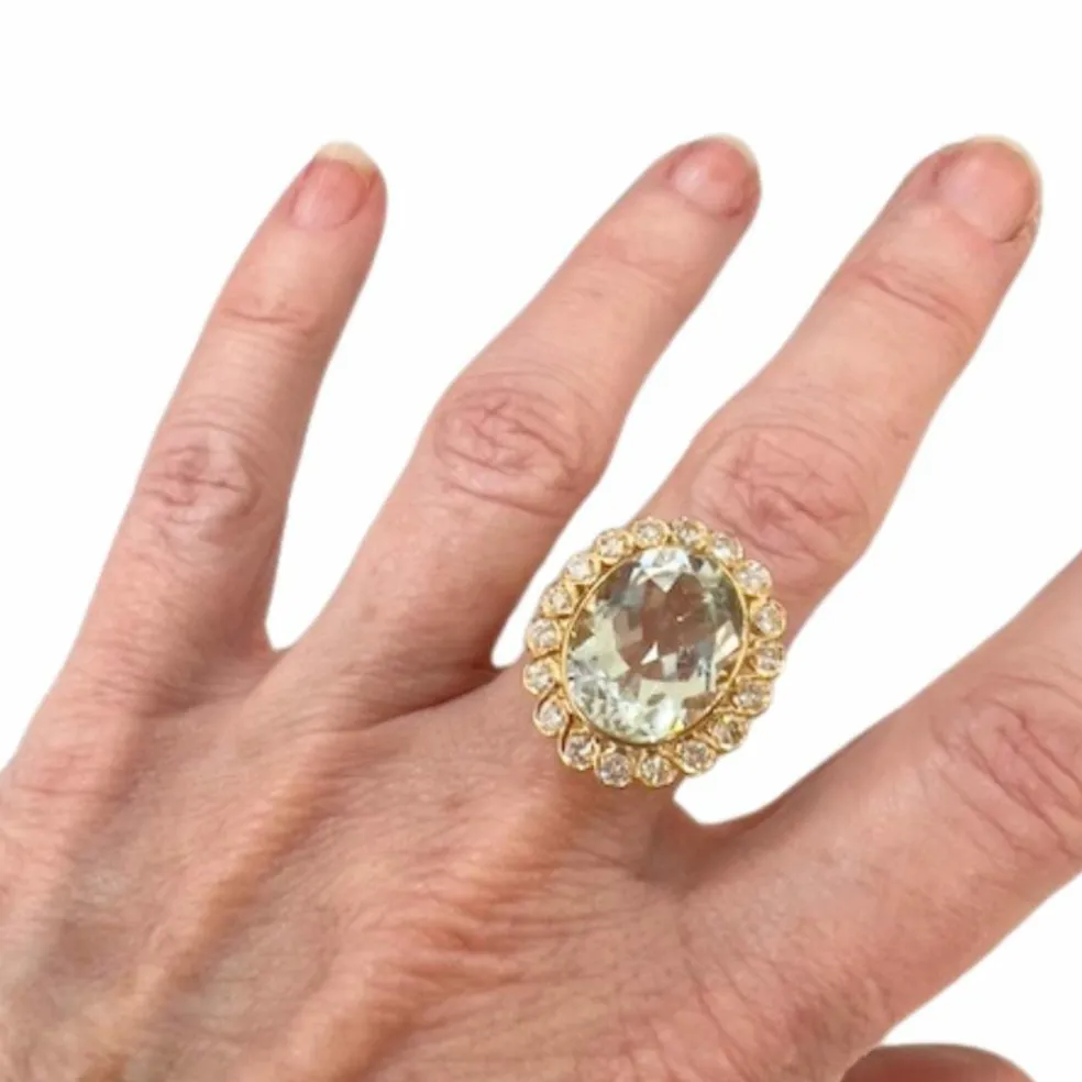 Bague design Art Déco contemporaine en or jaune, diamants et aigue-marine