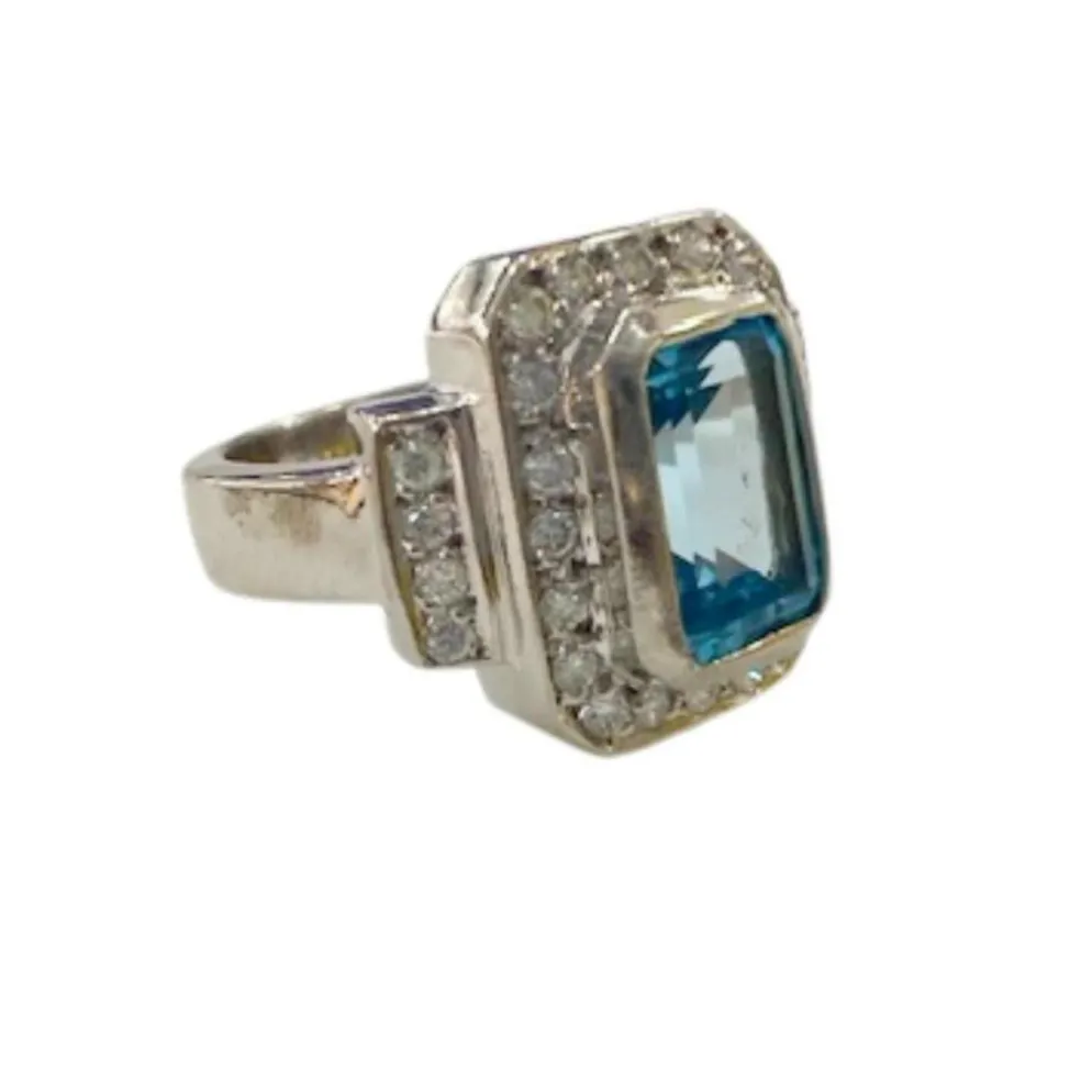 Bague design Art Déco contemporain avec diamants et topaze