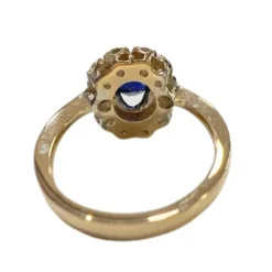 Bague design Art Déco époque 1935 en or 18 kt avec diamants et saphir naturel 1 ct