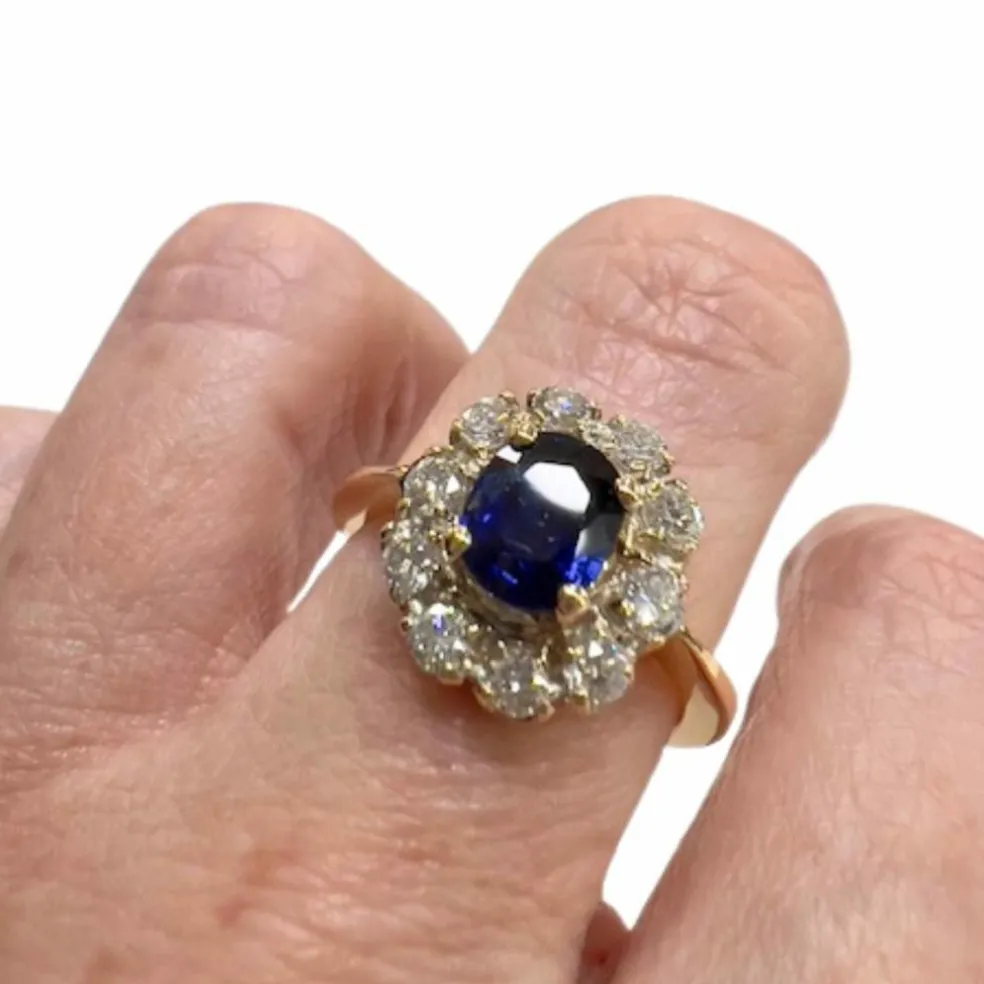 Bague design Art Déco époque 1935 en or 18 kt avec diamants et saphir naturel 1 ct