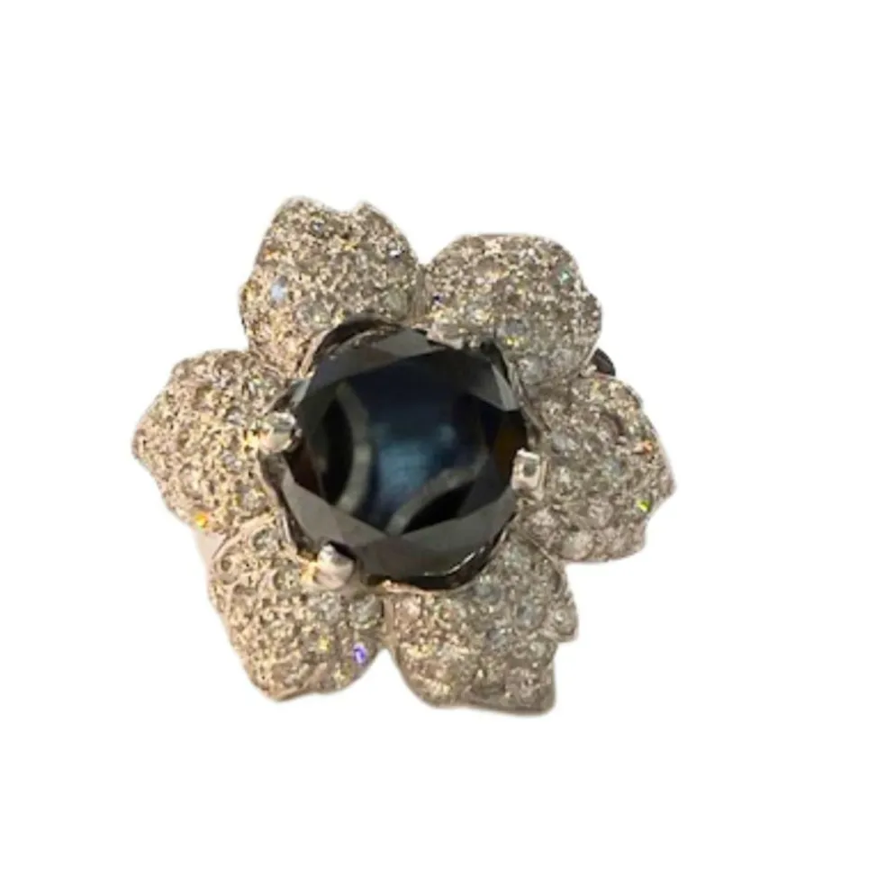 Bague design contemporain du 20ème siècle en or avec diamants