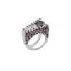 Bague design moderne en or blanc avec rubis et diamants