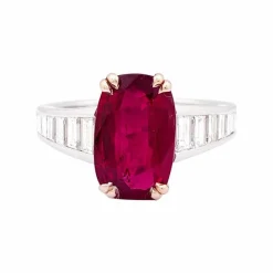 Bague deux ors, diamants, rubis.