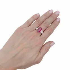 Bague deux ors, diamants, rubis.