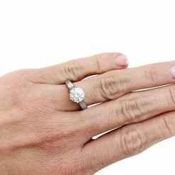 Bague diamant 1,59 carat, or blanc.
