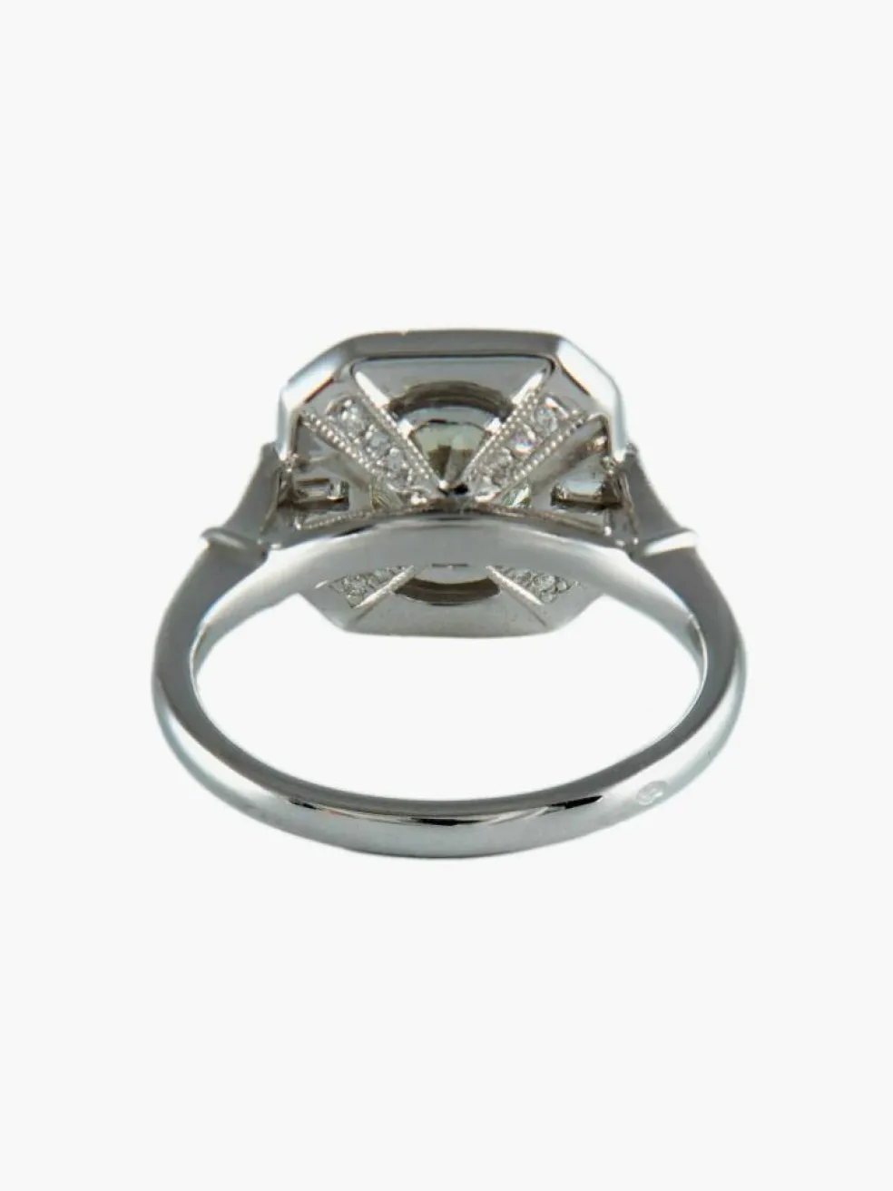 Bague Diamant 1.01ct, pavage diamant 0.43ct, or blanc 18ct, esprit Art Déco, bague carrée