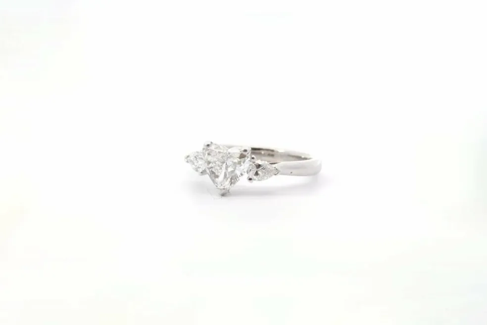 Bague diamant cœur en platine