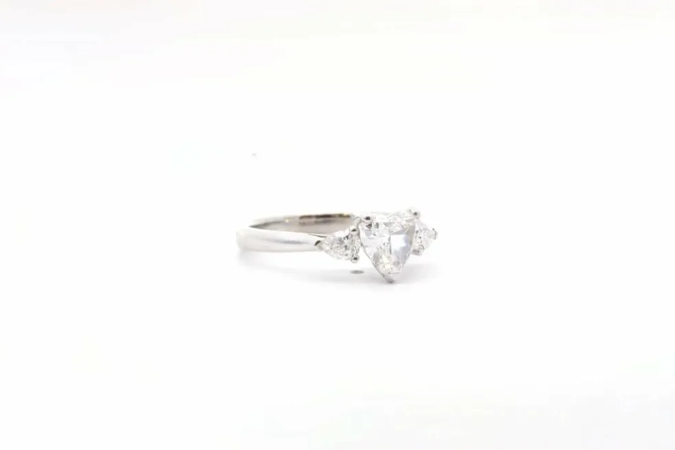 Bague diamant cœur en platine