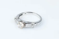 Bague diamant en or blanc
