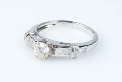 Bague diamant en or blanc