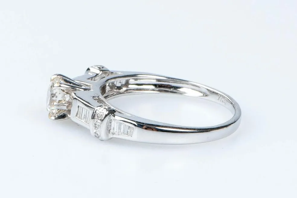 Bague diamant en or blanc