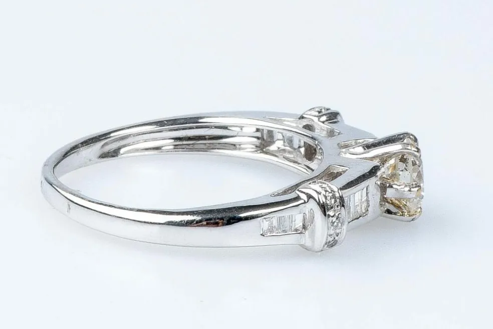 Bague diamant en or blanc