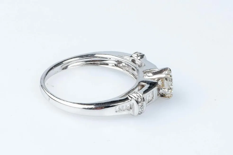 Bague diamant en or blanc
