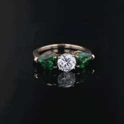 Bague diamant et grenats tsavorites