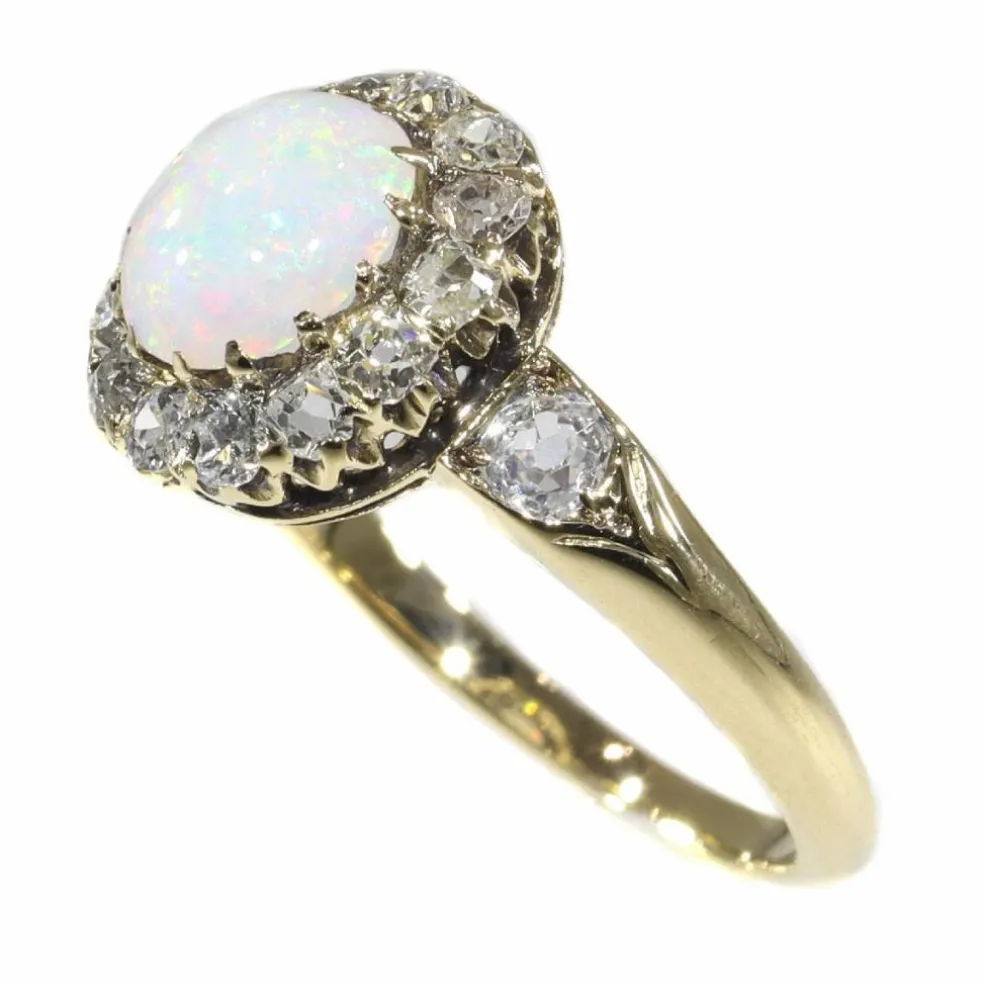 Bague diamant et opale