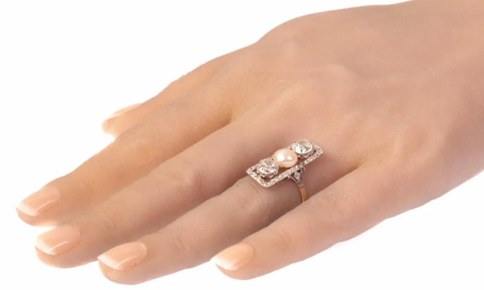 Bague diamant et perle